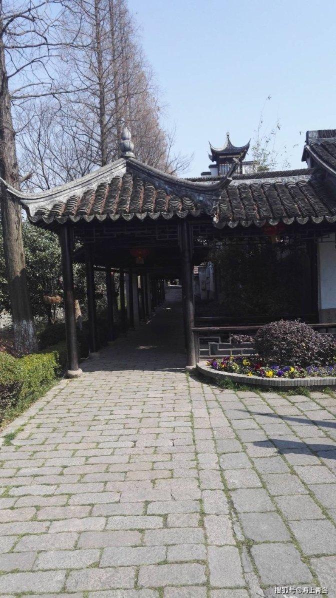 一千以内最大的又是五的倍数又是4的倍数的最大是谁？